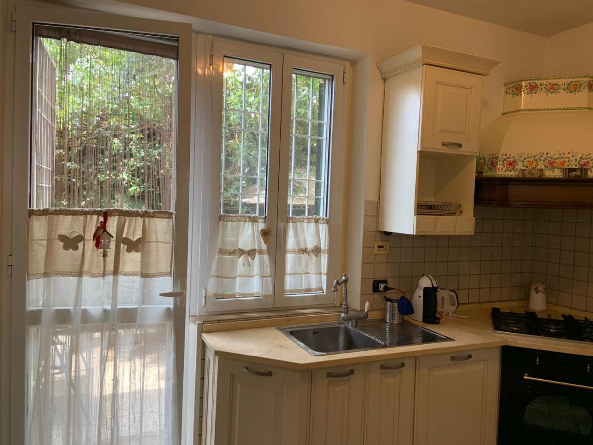 Appia Park Apartament 10 Min Dal Colosseo Рим Екстериор снимка