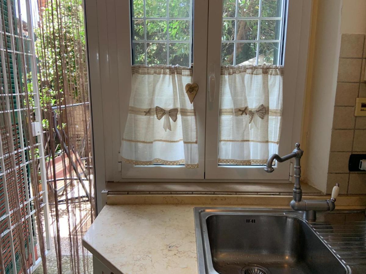Appia Park Apartament 10 Min Dal Colosseo Рим Екстериор снимка