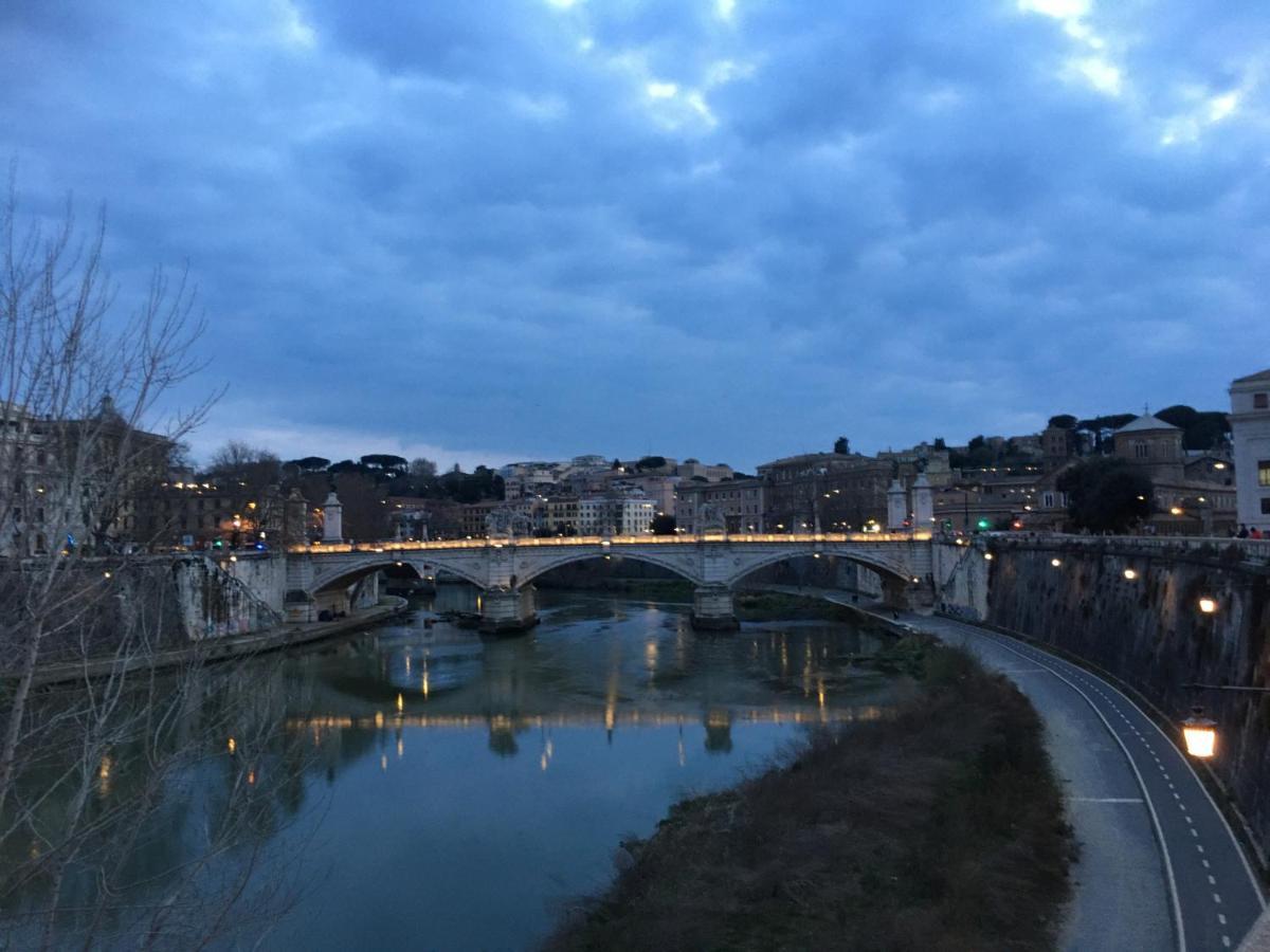 Appia Park Apartament 10 Min Dal Colosseo Рим Екстериор снимка