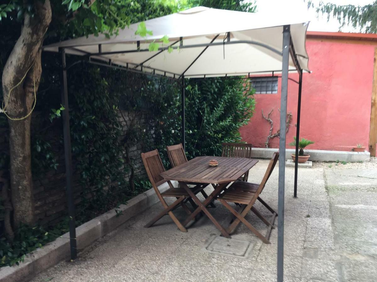 Appia Park Apartament 10 Min Dal Colosseo Рим Екстериор снимка